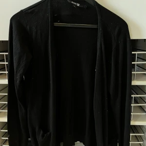 Kofta stickad - Stickad från Lindex 