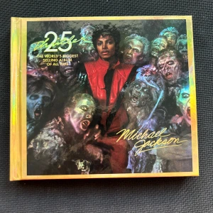 Michael Jackson thriller 25th anniversary 2 disc  - Se bild för skick 