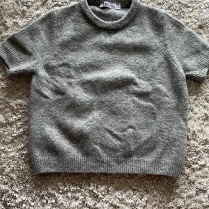 Stickad t-shirt - En stickad t-shirt från zara!👌🏻