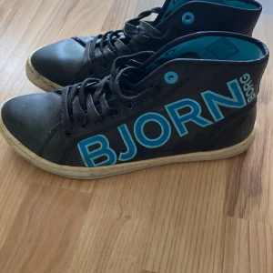 Björn Borg sneakers - Använda Björn Borg skor. Strl 39. Svart/turkosa