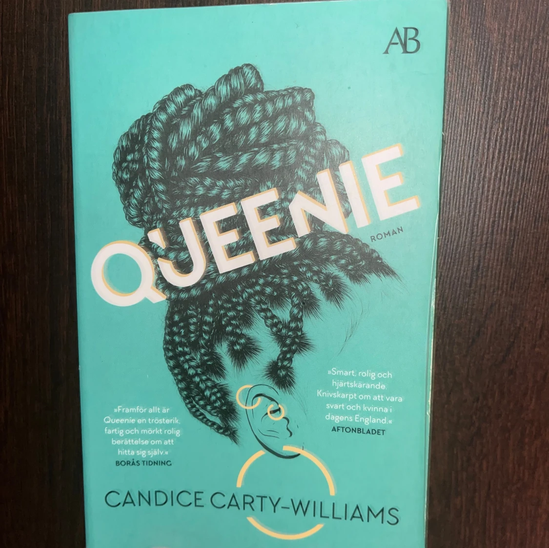 Boken Queenie
