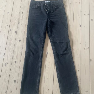 Zara jeans - Jeans från zara i storlek 34, mycket bra skick, använda 3 gånger❤️‍🔥