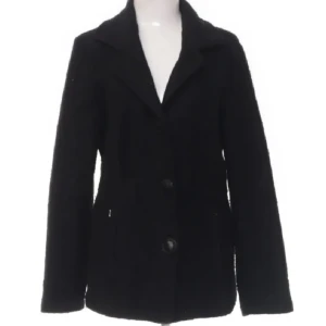 Kappa - En svart kappa som inte har kommit till användning💓💓 ( köpt secend hand) Storlek L