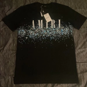 Amiri t-shirt  - Amiri t-shirt, svart, storlek M, Slim fit. Farfetch tag kvar.