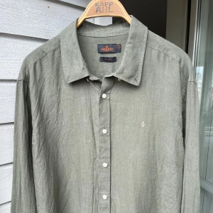 Linneskjorta Morris - Mörkgrön skjorta från morris. Knappt använd och i bra skick!  