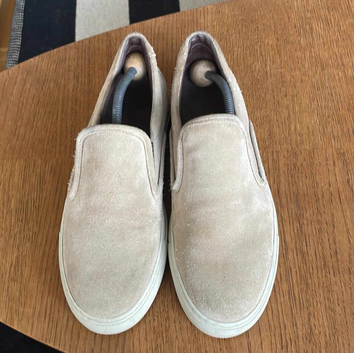Slip ons