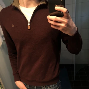 Morris tröja - Snygg morris tröja som är köpt för några månader sen. Skick 9/10.  Står L men sitter som M.