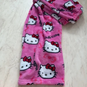 Hello kitty pants -  Hello Kitty pants very good condition barely worn I am 172 cm is a size M