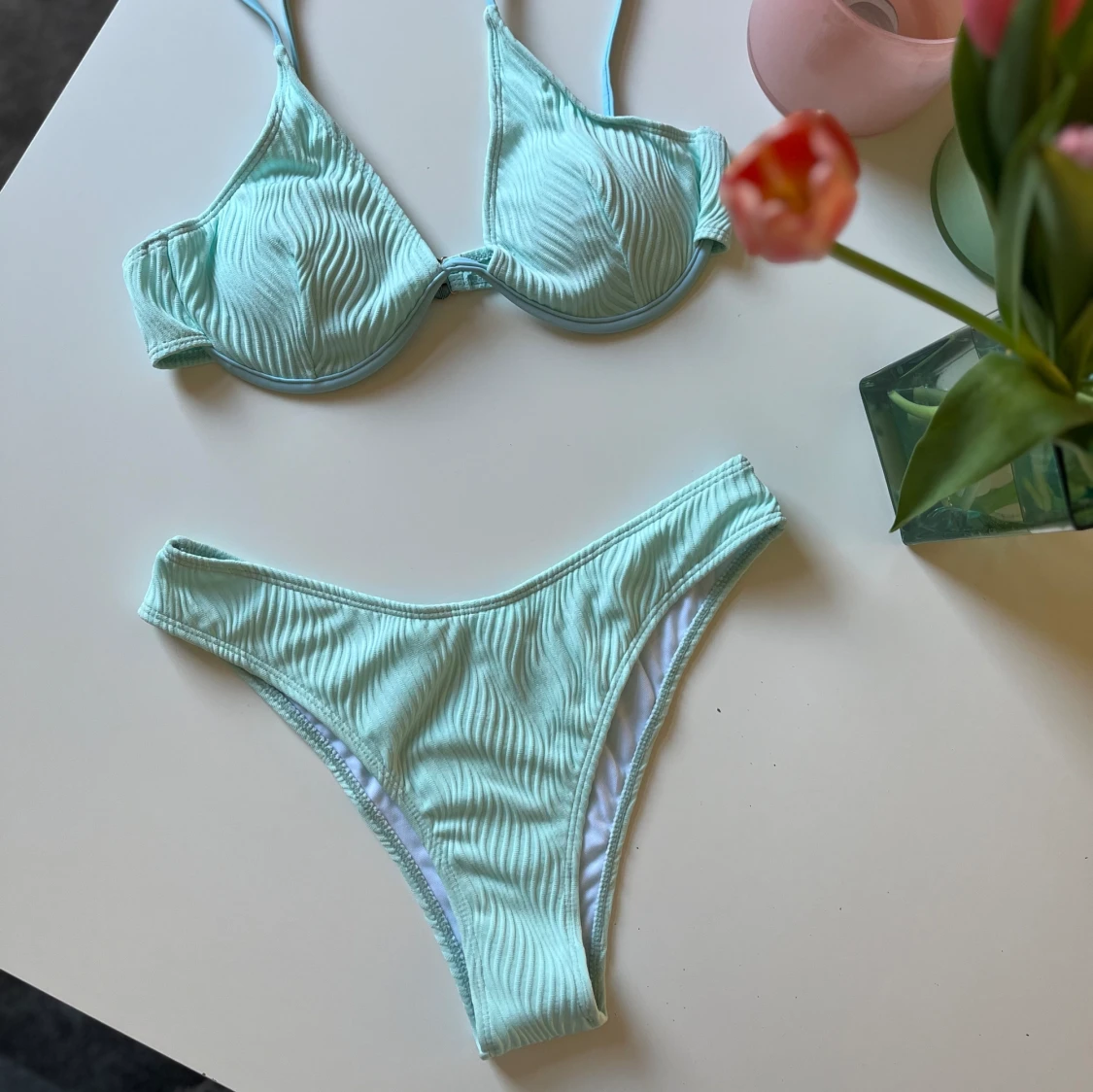 Mintgrön oanvänd bikini NY strl M