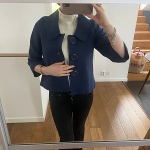 Jacka - Snygg vår jacka. Strl 36, skriv om ni har frågor 💖 köpt second hand