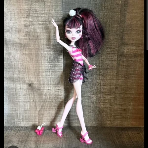 Skullchores draculaura - Draculaura docka