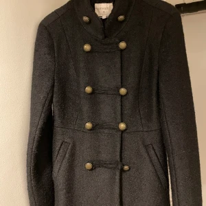 Vår och höst jacka - Obetydligt använd.