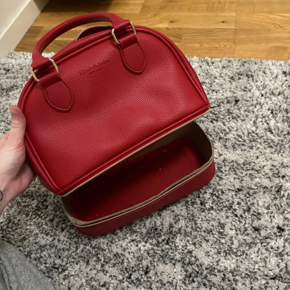 Röd handväska  - 91