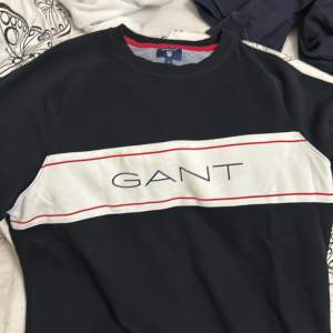 Säljer denna jätte fina Gant tröjan då den inte kommer till någon användan, som ny i princip. 