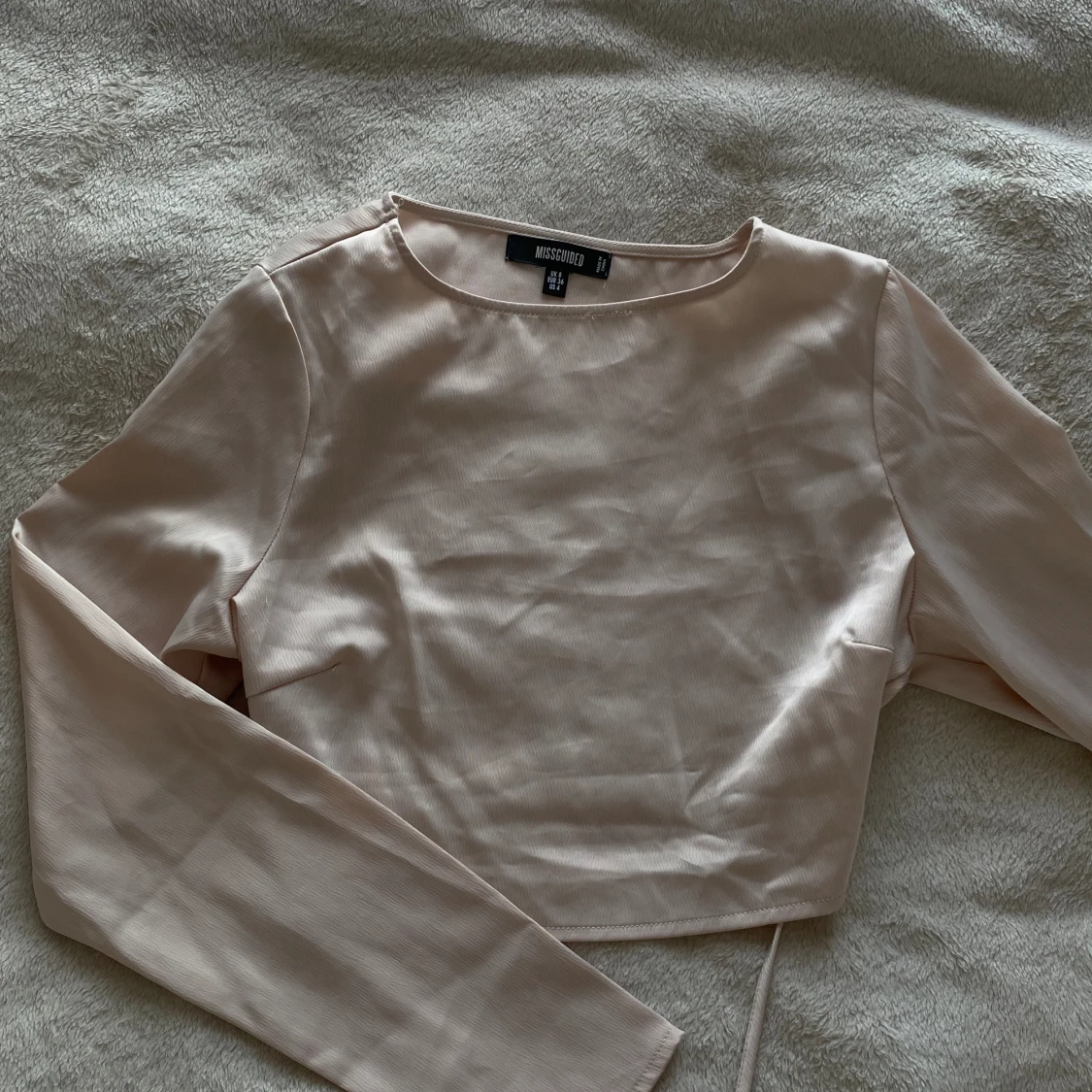 Rygglös satin topp - 93