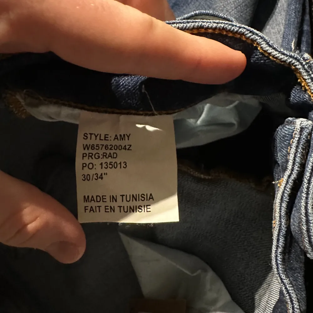 Tiger of Sweden jeans - mycket bra skick, inga defekter -Storkek: W:30, L:34 - Modell: ”amy”-  Nypris: ~1400kr - Vi säljer för endast 299 kr❗️. Jeans & Byxor.