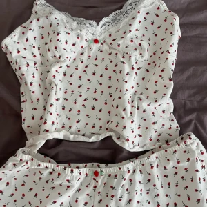 Slutsåld trendig pyjamas  - Superfint skick! Storlek S, helt slutsåld 💗