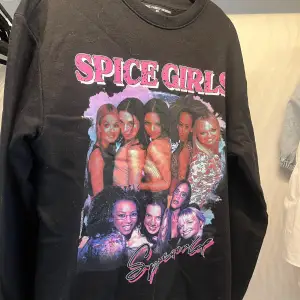 Jätte snygg spice girls tröja🌸 knappt använd, skriv vid intresse eller flera frågor 💓💓