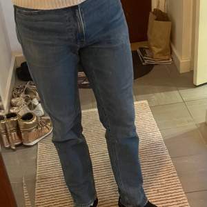 Knappt använda jeans från Abercrombie. Midjestorlek 30, längd 32