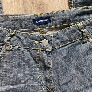 Activewear jeans  - Bra skick, tyvärr för små för mig, fin färg, knappast använda :) 