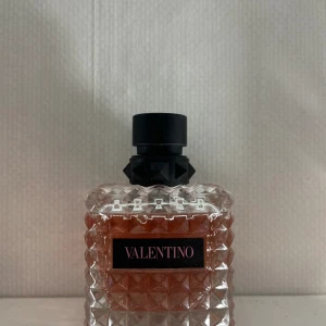 Valentino Born In Roma - Använd fåtal gånger.  Nypris 1400.