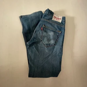 Levis 501 - Storlek 30/32  Skick 9/10  Pm för mer bilder 📷