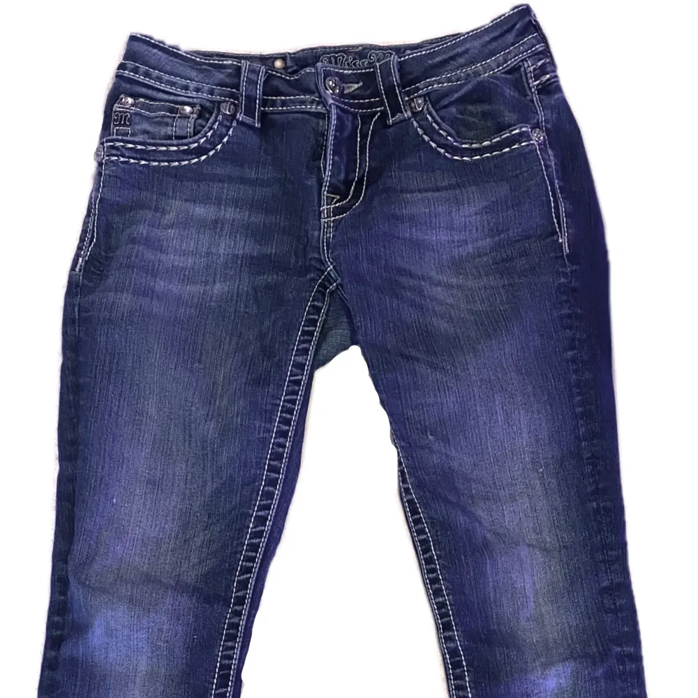 Köpta här på plick, kommer ej till användning. Dom är raka i benen (skinny) och lågmidjade <3. Jeans & Byxor.