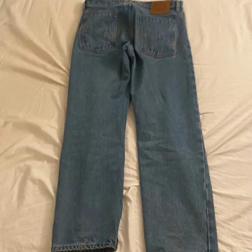 Två par jeans samma model storlek 30/32 båda är väldigt bra skick. Skriv  ett par för 350 eller båda två för 500.. Jeans & Byxor.