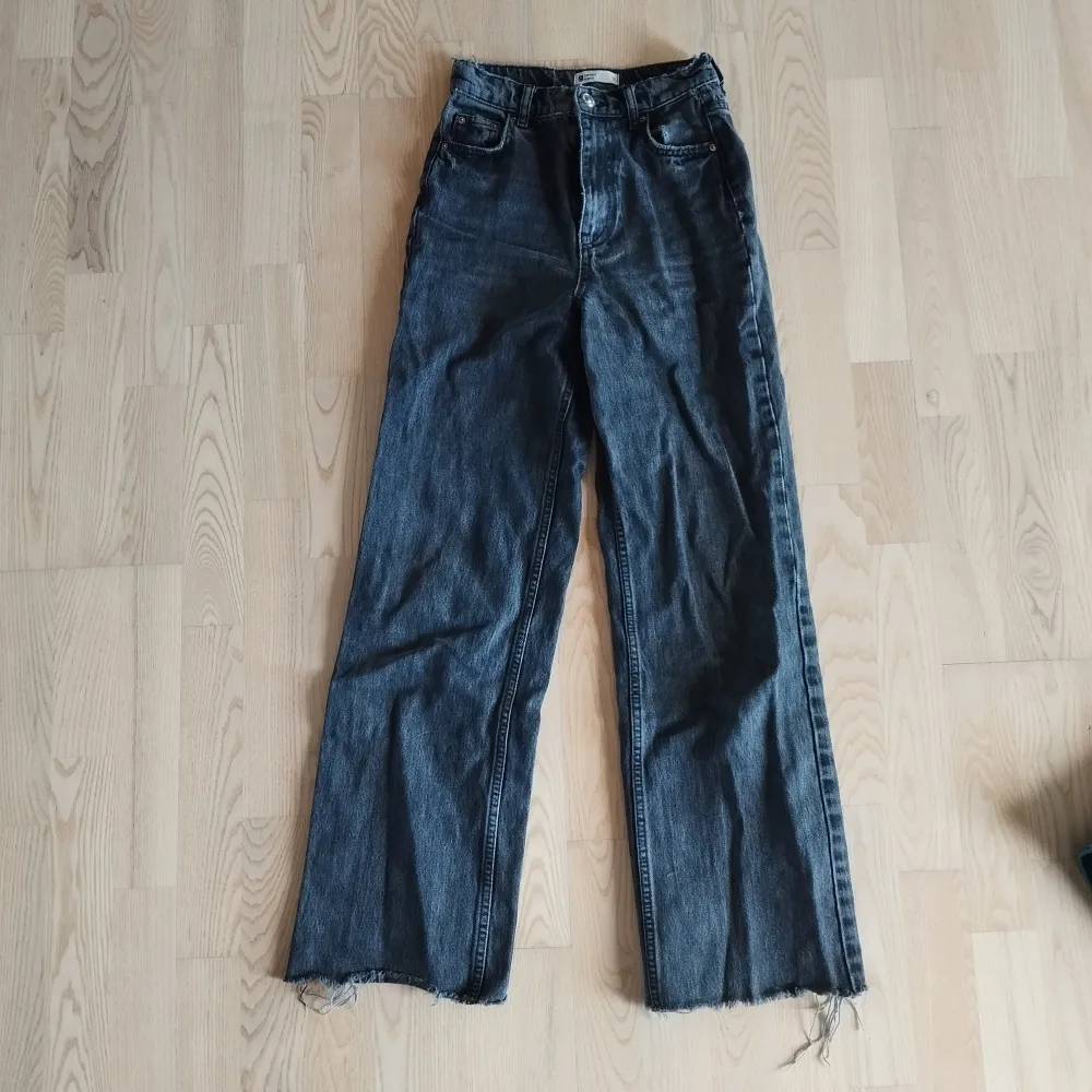 Svarta jeans ifrån Gina Tricot • bra skick. Jeans & Byxor.