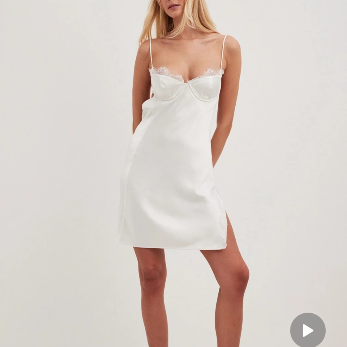 Vit spets klänning - 90