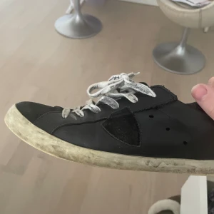 Philippe model skor - Jättesnygga svarta philippe model skor. Använda. Säljer då de inte kommer till användning längre och måste rensa.