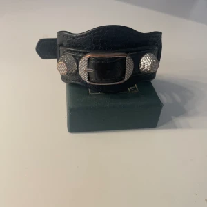 Balenciaga armband - Så fint! Sparsamt använd