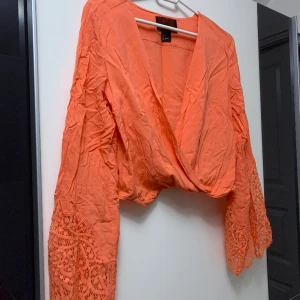 Blus - Helt oanvänd blus, perfekt till sommaren 🌸😍