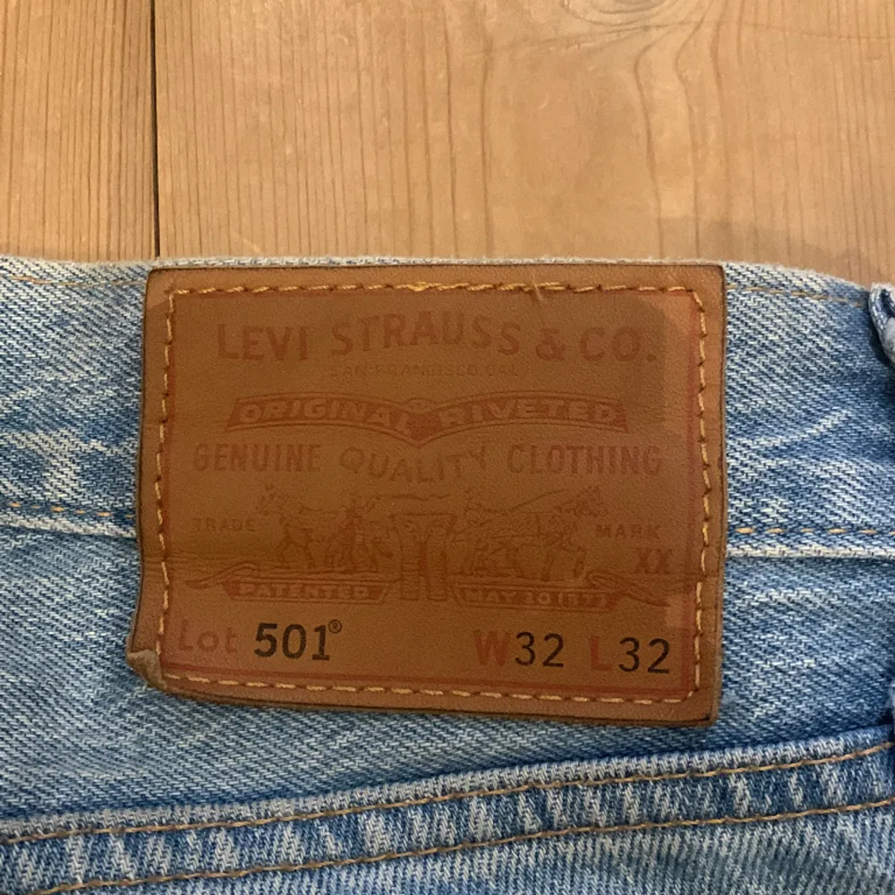 Levis jeans i modellen 501. Storlek 32/32 Mycket fint skick, inga defekter . Jeans & Byxor.