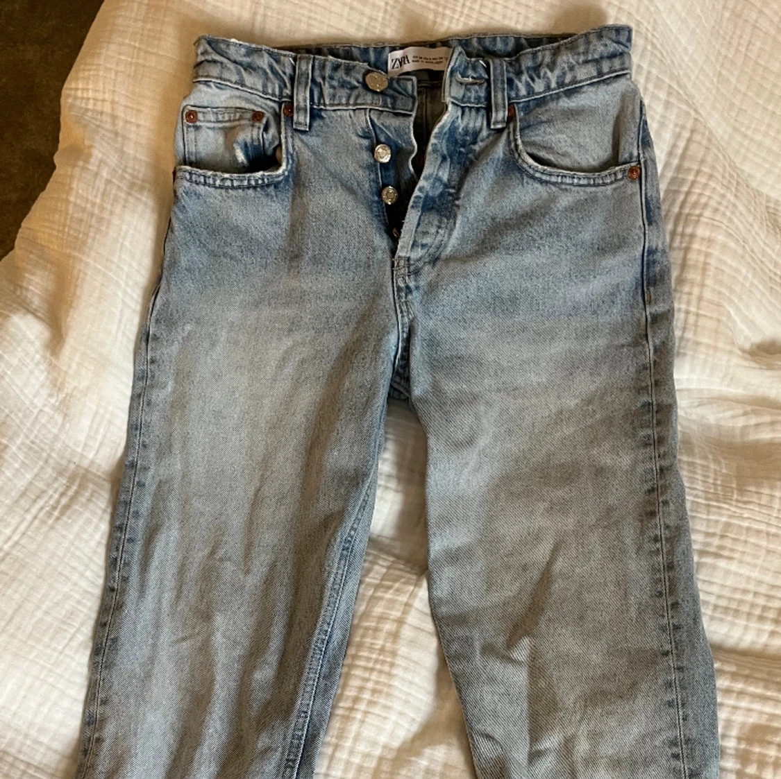 Populära midwaist jeans från Zara med slits!❤️‍🔥 - 90