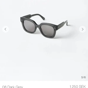 Chimis 08 - Säljer mina chimis i färgen dark grey så de inte kommer till andningen längre. Dem har ett smält märke i underkant på baksidan. Märket syns inte när man har dom på sig. Skriv för bilder eller frågor🩷🩷🩷