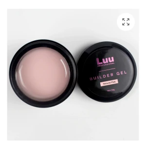 Builder gel natural pink  - Säljer denna builder gel i färgen Natural pink, endast använd 2 gånger💕Ny pris 260kr