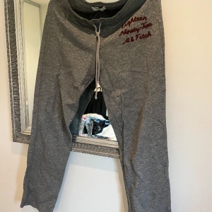 Mysbyxor från Abercrombie & Fitch  - I använt men fint skick! Inga hål/märken. Små i storleken så passar storlek M. 