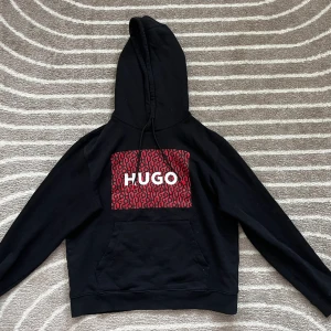 Hugo boss dress - Använd fåtal gånger, så den är som ny. 