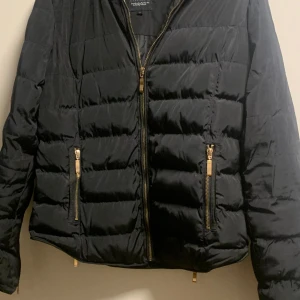 Vinter jacka - Vinter jacka  Storlek 38  Pris diskuterbart 
