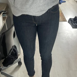 Lee jeans  - Mörkblå Lee jeans. Väldigt bra skick storlek 36 