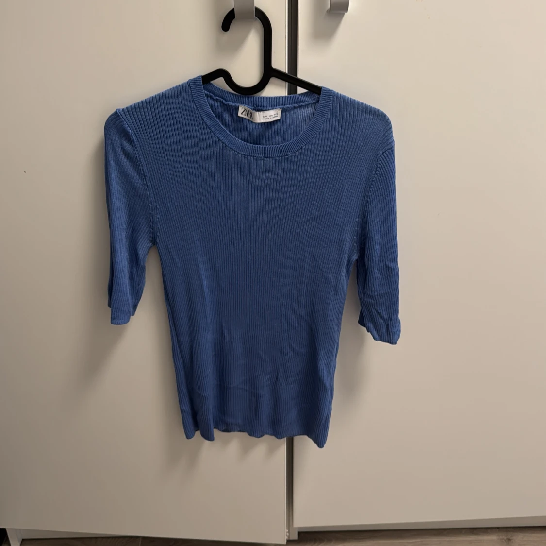 Blå ribbad topp från Zara - 1