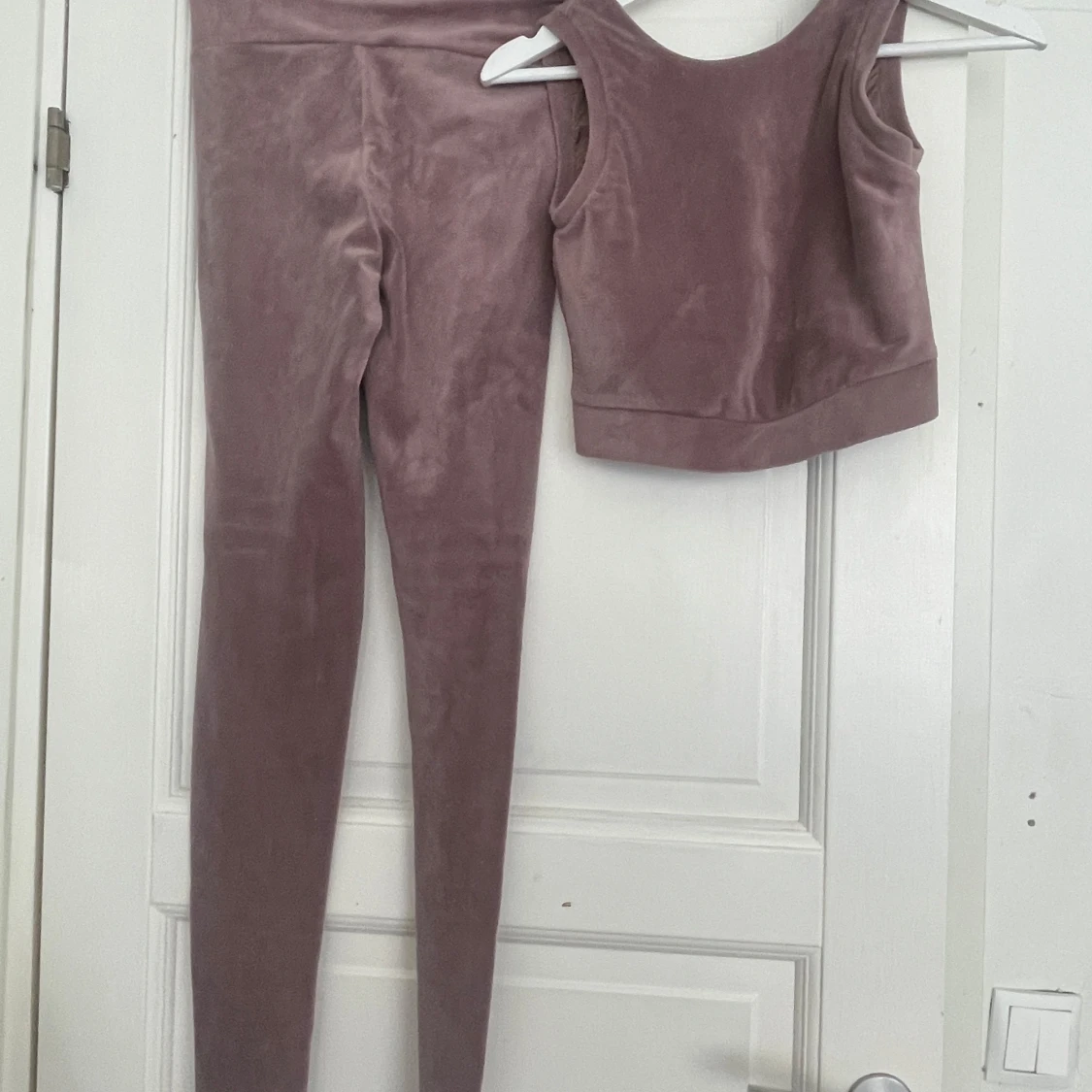 Mauve mjukisbyxor och mjukistopp från Lindex XS