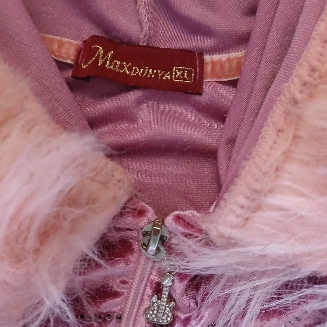 Rosa sammetstracksuit med fuskpäls🎀 - 1