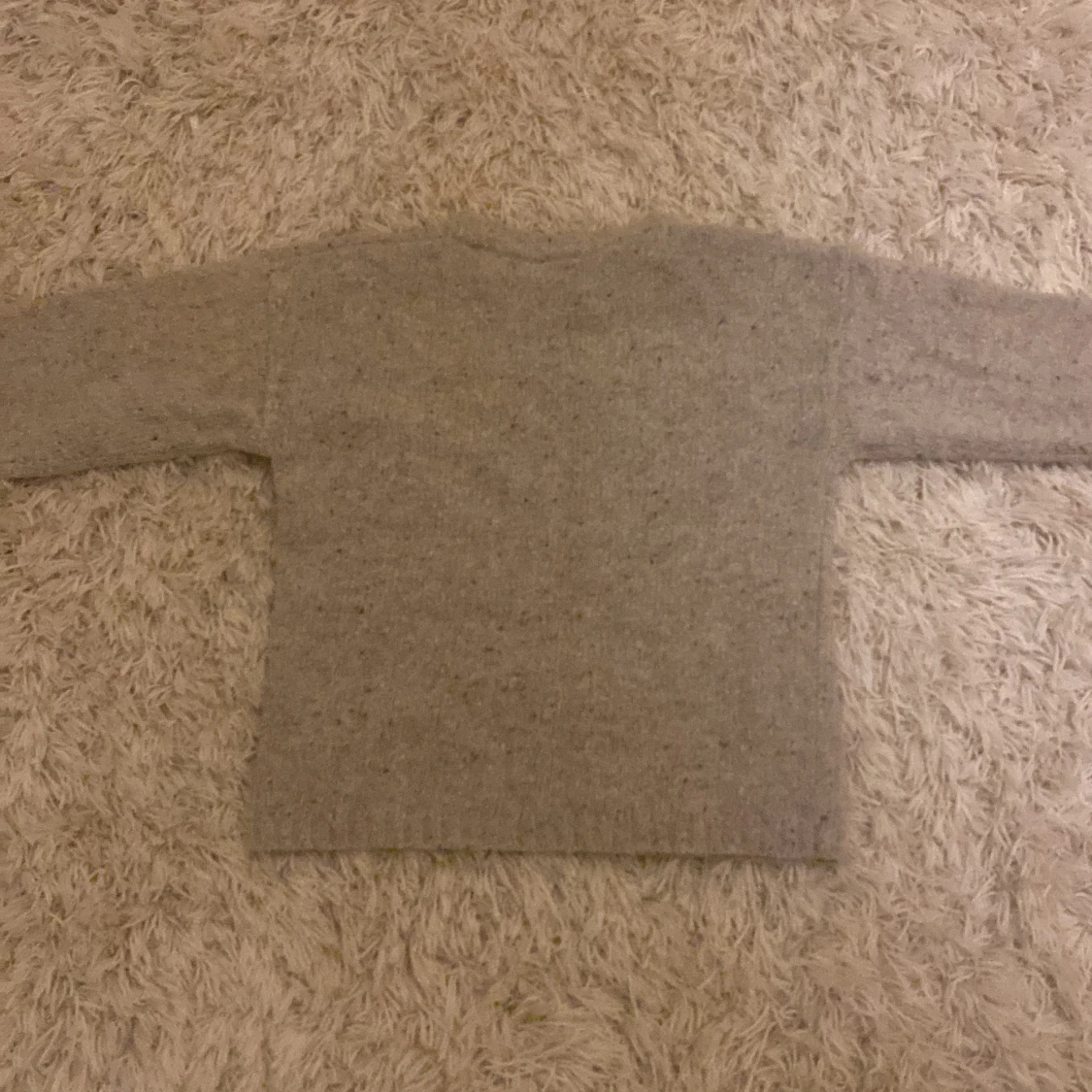 Beige stickad tröja i ullmix - 1