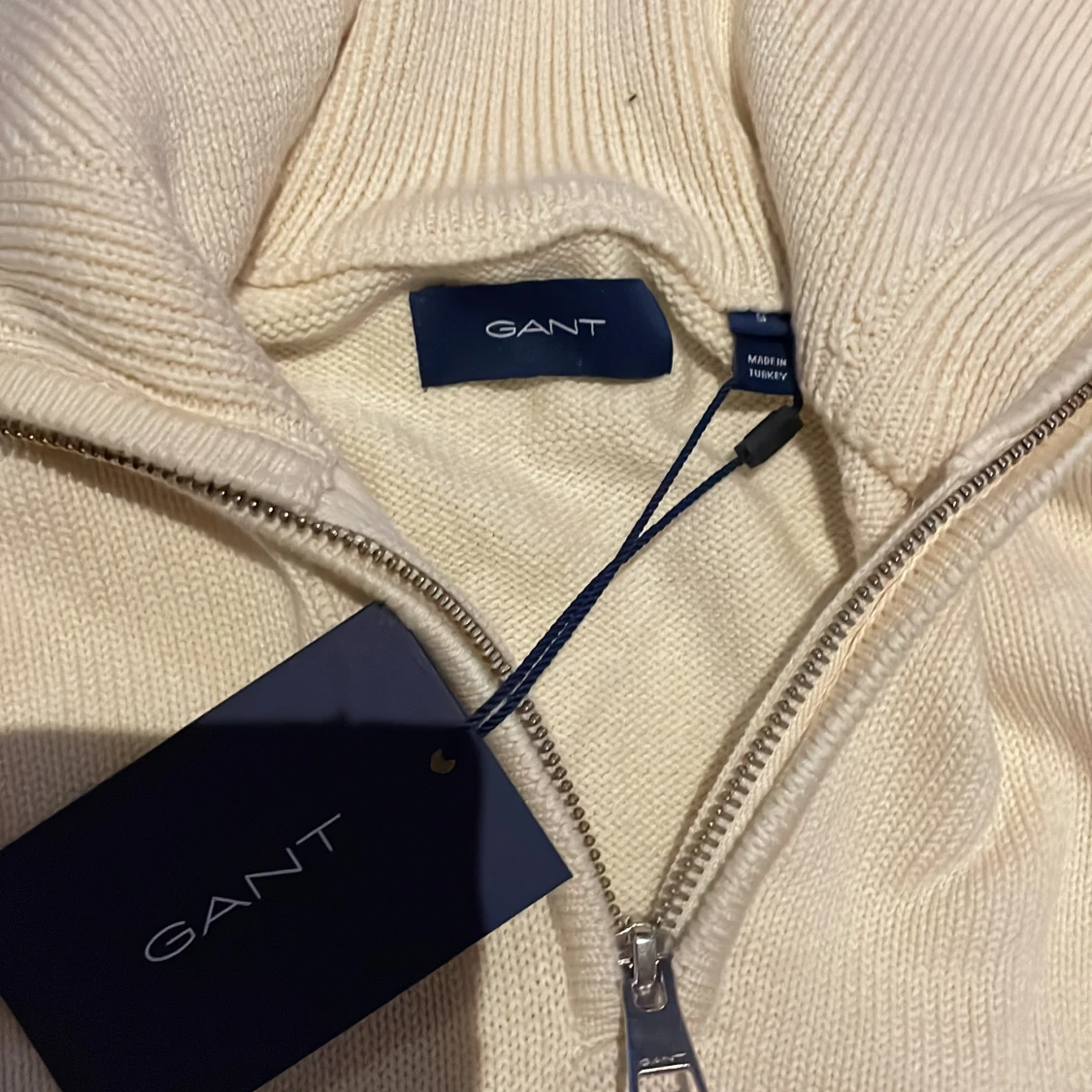 Beige stickad half zip tröja från GANT - 2