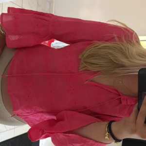 Rosa blus - Så fin blus med volangärmar❣️