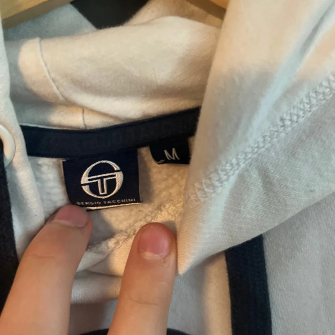 Vit hoodie från Sergio Tacchini - 2