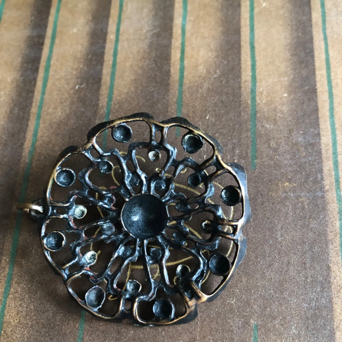 Vintage halsbandshänge i brons - 1