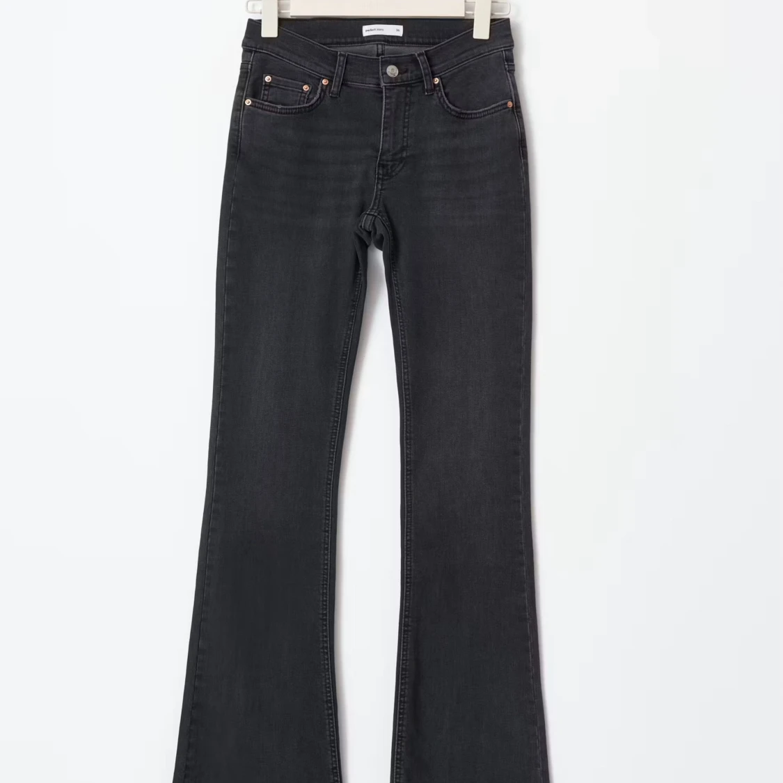 Svarta bootcut jeans med stretch